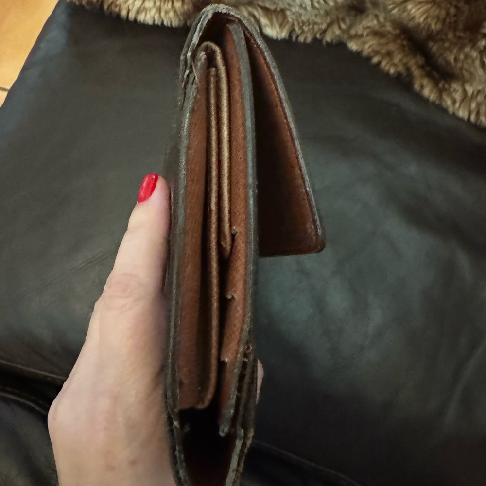 Louis Vuitton Vintage Sarah Monogram Wallet - Picture 3 of 13